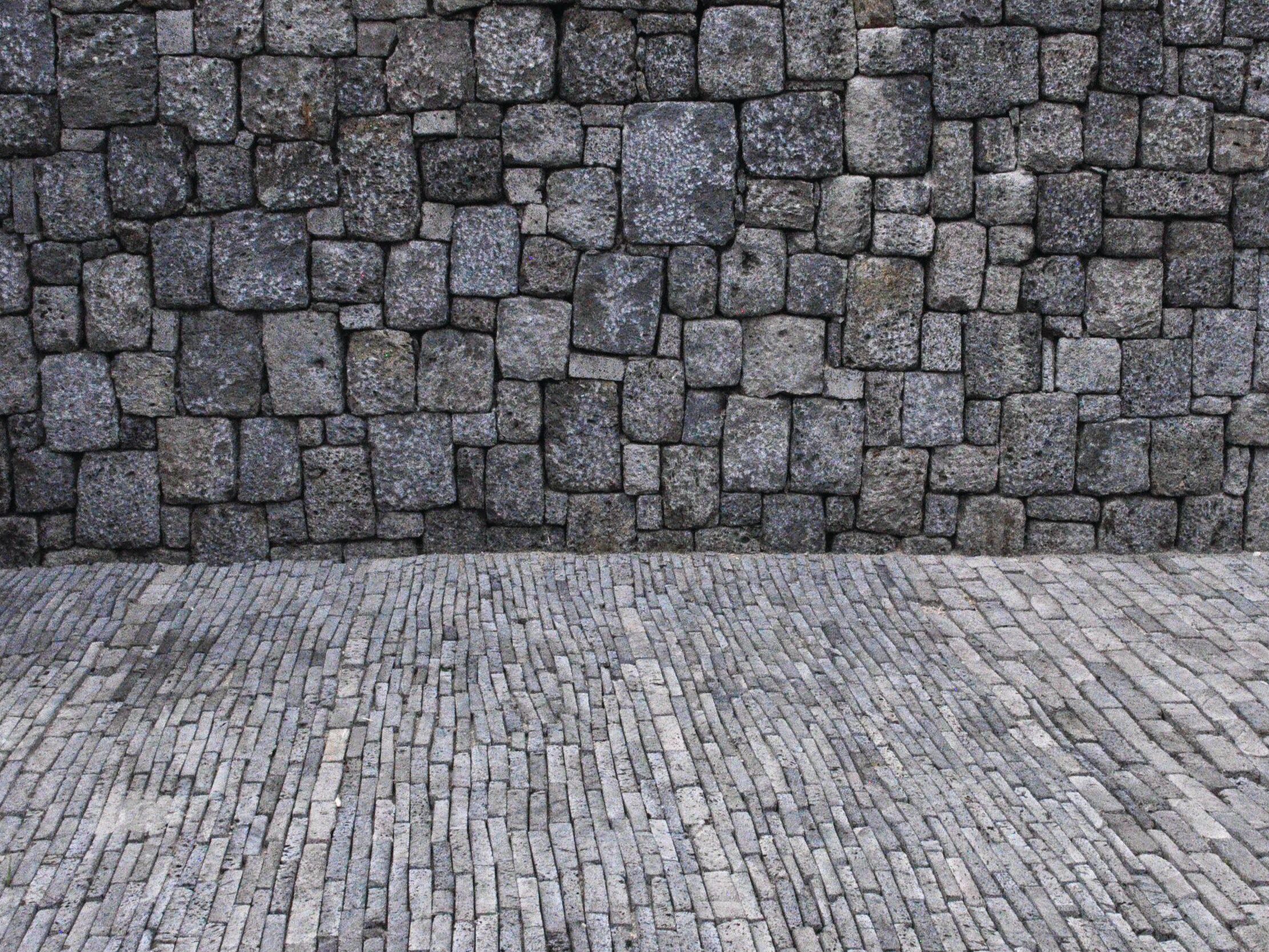 Paved wall and floor in garden