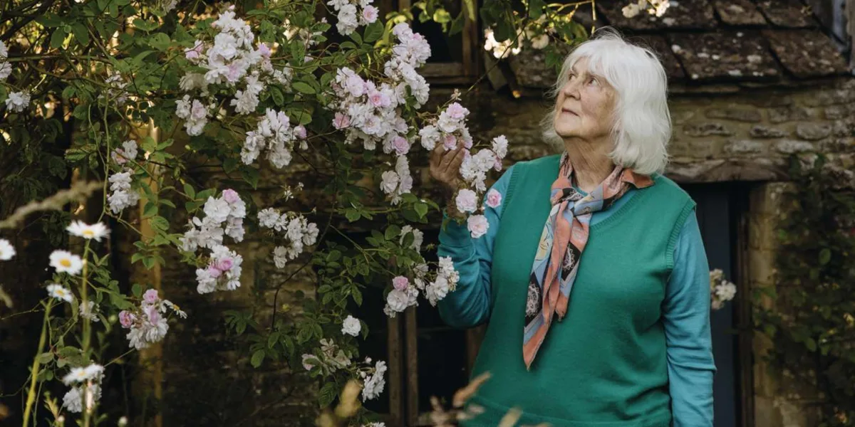Mary Keen gardener Woman in garden