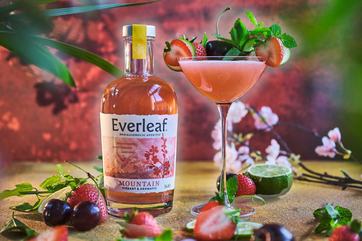 Bottle of Everleaf aperitif next to prepared cocktail