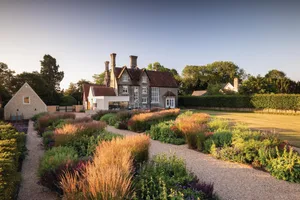 RBD080722_140_preview Robert Myers' garden designs at Park House © Richard Bloom
