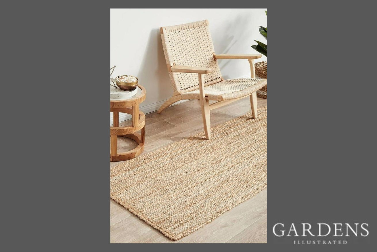 Jute rug in a hallway