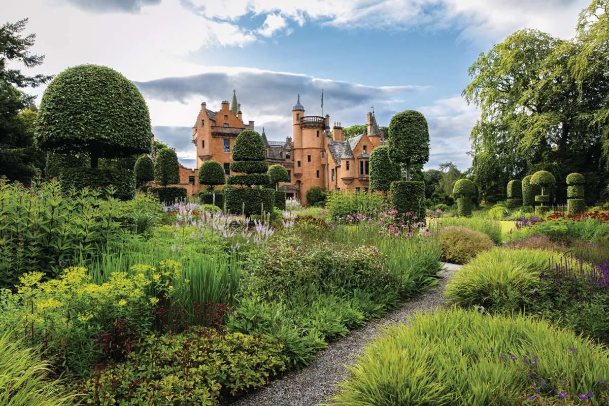 Aldourie Castle Castle and gardens