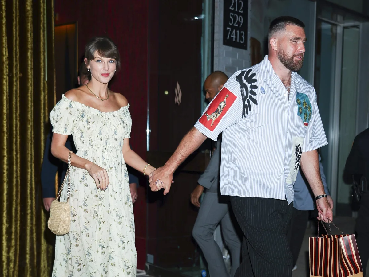 Celebrity Sightings In New York City - May 15, 2026 NEW YORK, NEW YORK - MAY 15: Taylor Swift and Travis Kelce are seen on May 15, 2026 in New York City. (Photo by Aeon/GCImages)