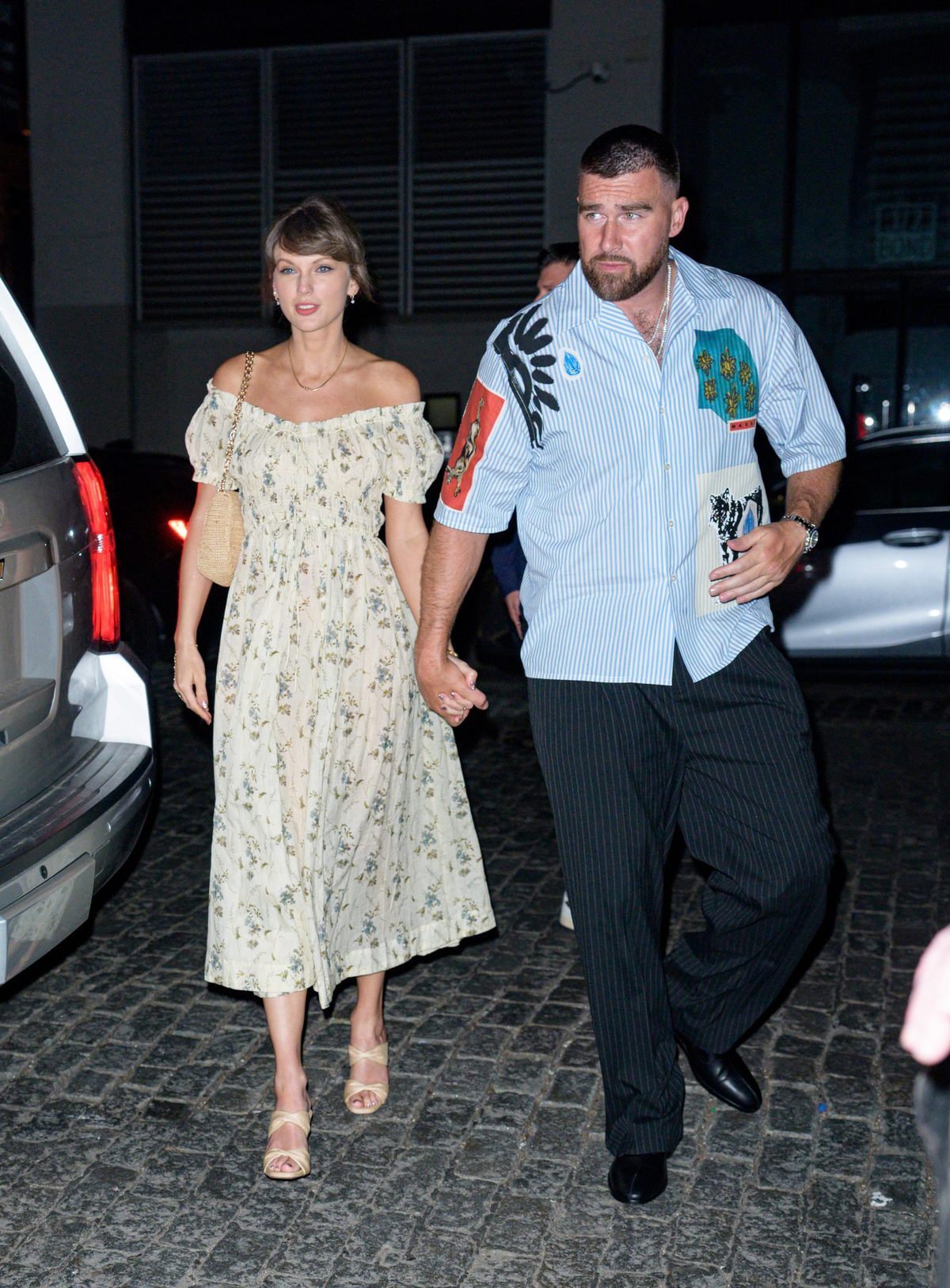 What flowers are going to be in Taylor Swift's wedding bouquet?