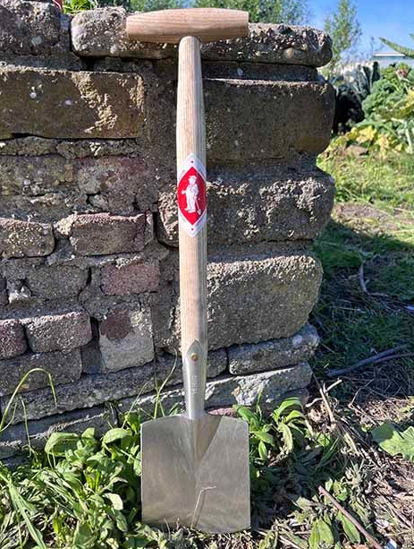 The Sneeboer Handspade, a finalist for the Sustainable Product of the Year
