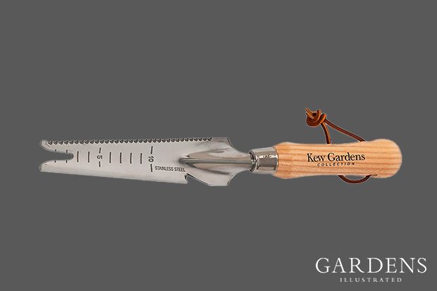 Spear & Jackson Kew Gardens Planting and Weeding Knife on a grey background