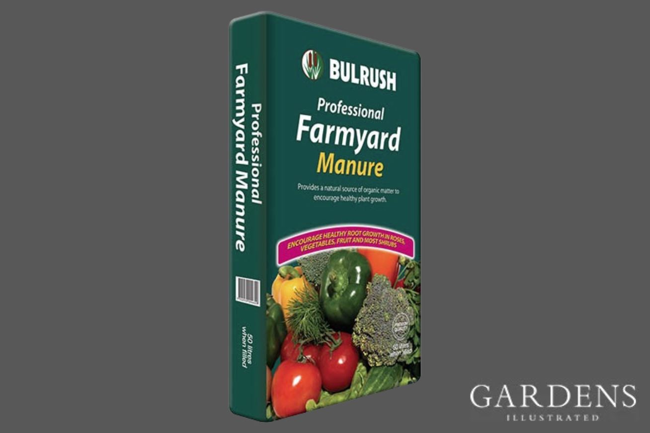 Bulrush Professional Farmyard Manure on a grey background