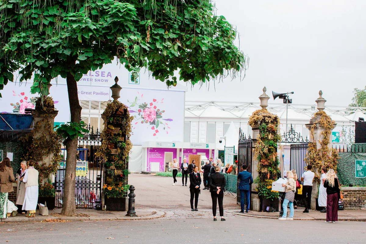 The-Nature-of-Thyme-by-JamJar-Flowers-at-the-Bull-Ring-Gate-RHS-Chelsea-Flower-Show,-photo-credit-Rona-Wheeldon-(2) The Nature of Thyme by JamJar Flowers at the Bull Ring Gate RHS Chelsea Flower Show. Sponsored by Thyme. Photographer: Rona Wheeldon