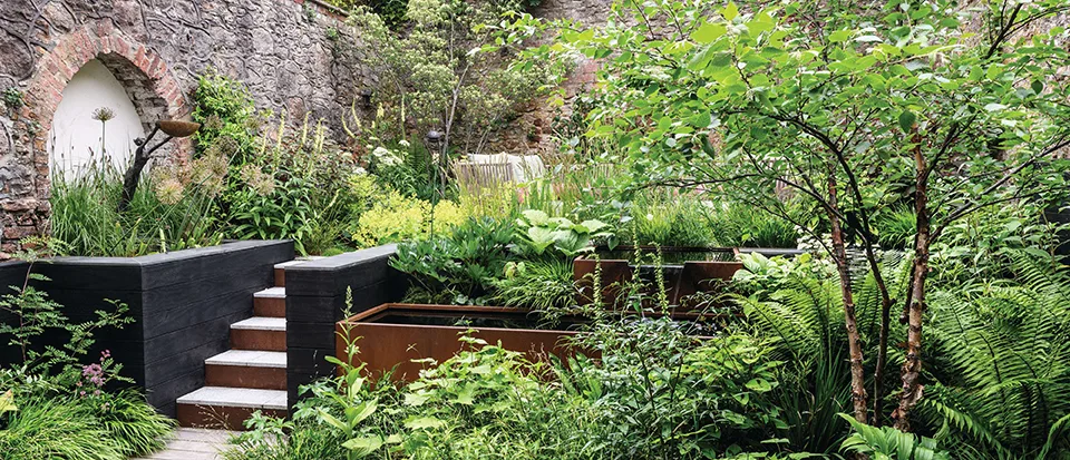 Harley Mews: a lush small Bristol garden Harley Mews: a lush small Bristol garden