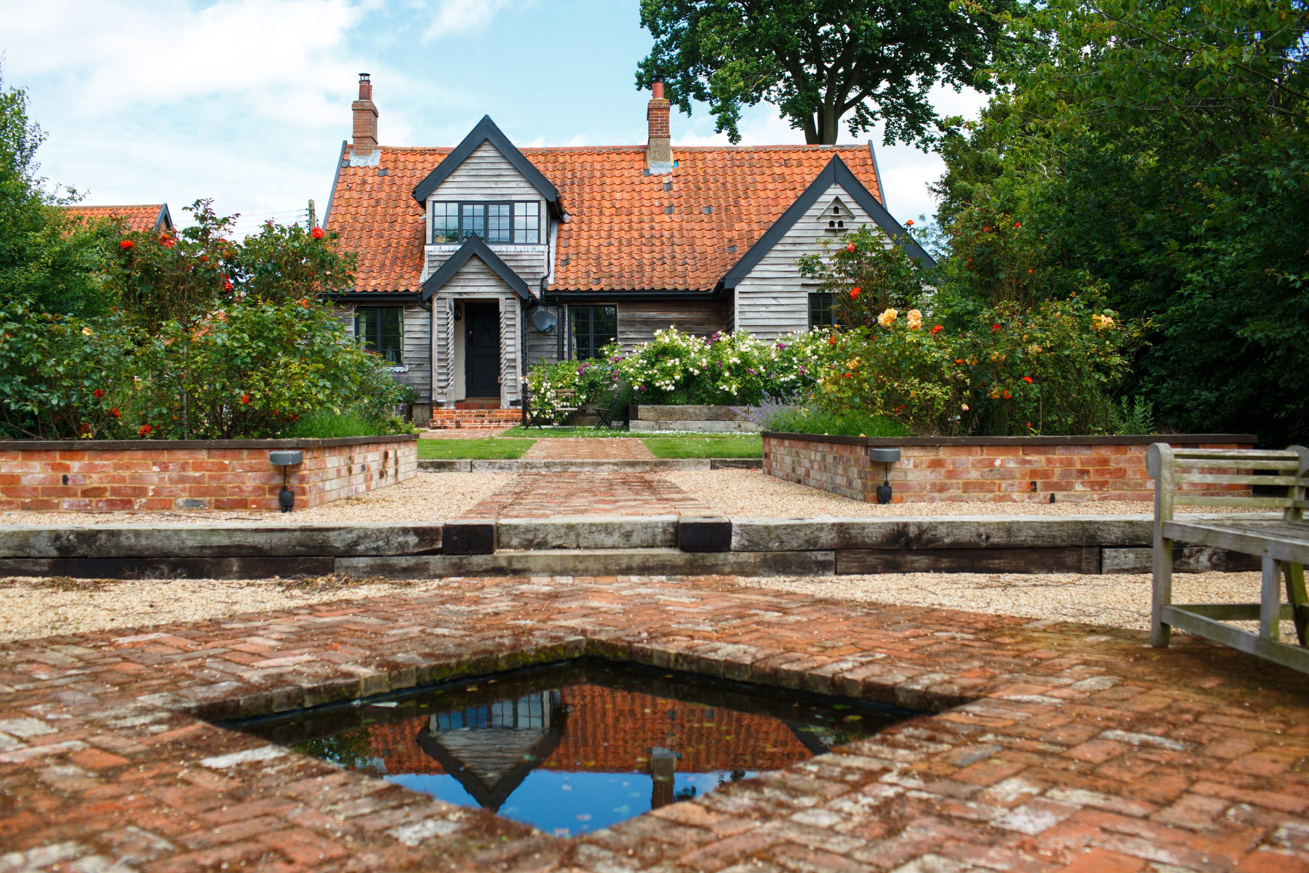 Best AirBnBs with gardens: Romantic Rose Cottage AirBnB