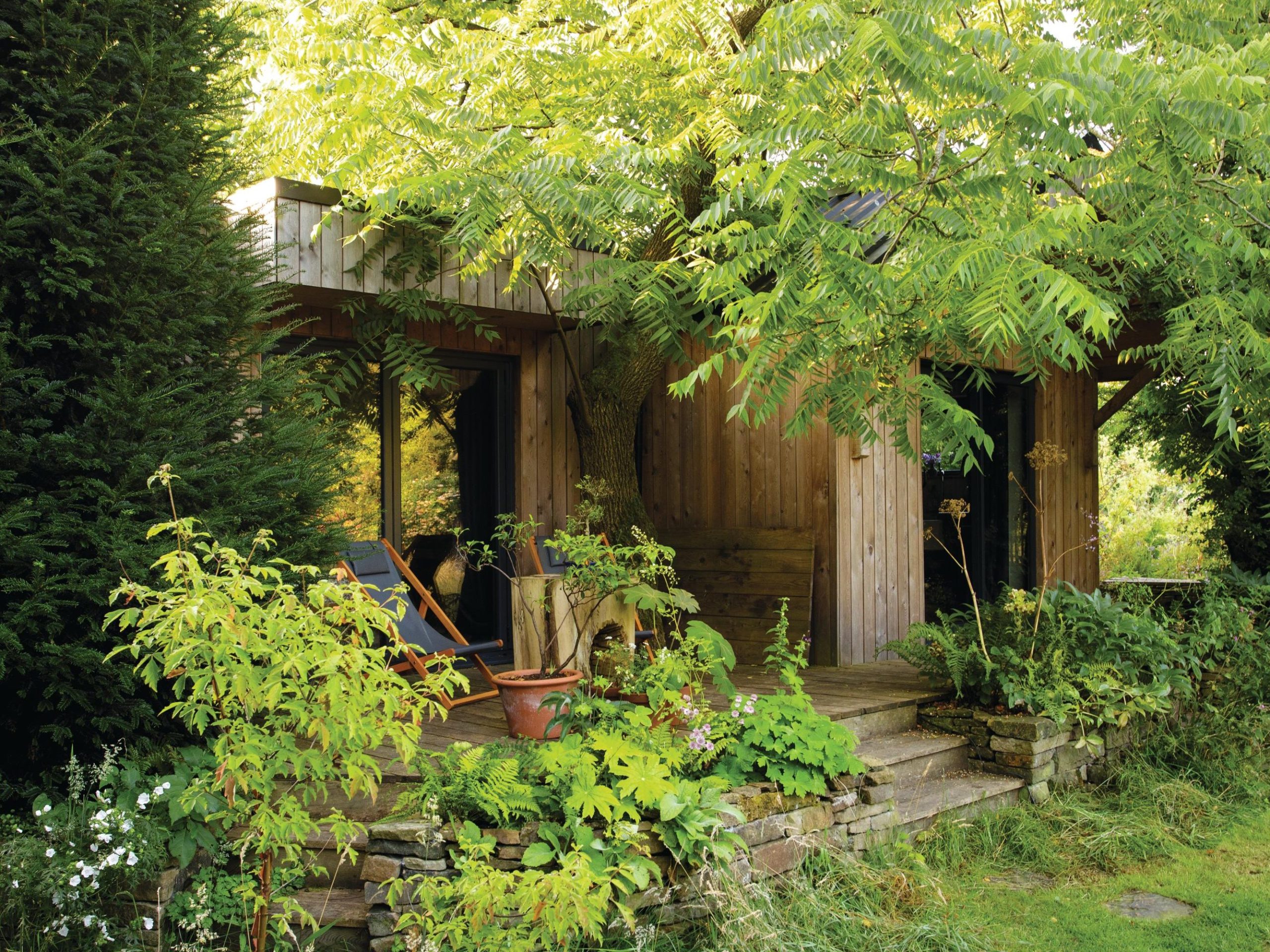 Garden cabin designed by Will Tomson