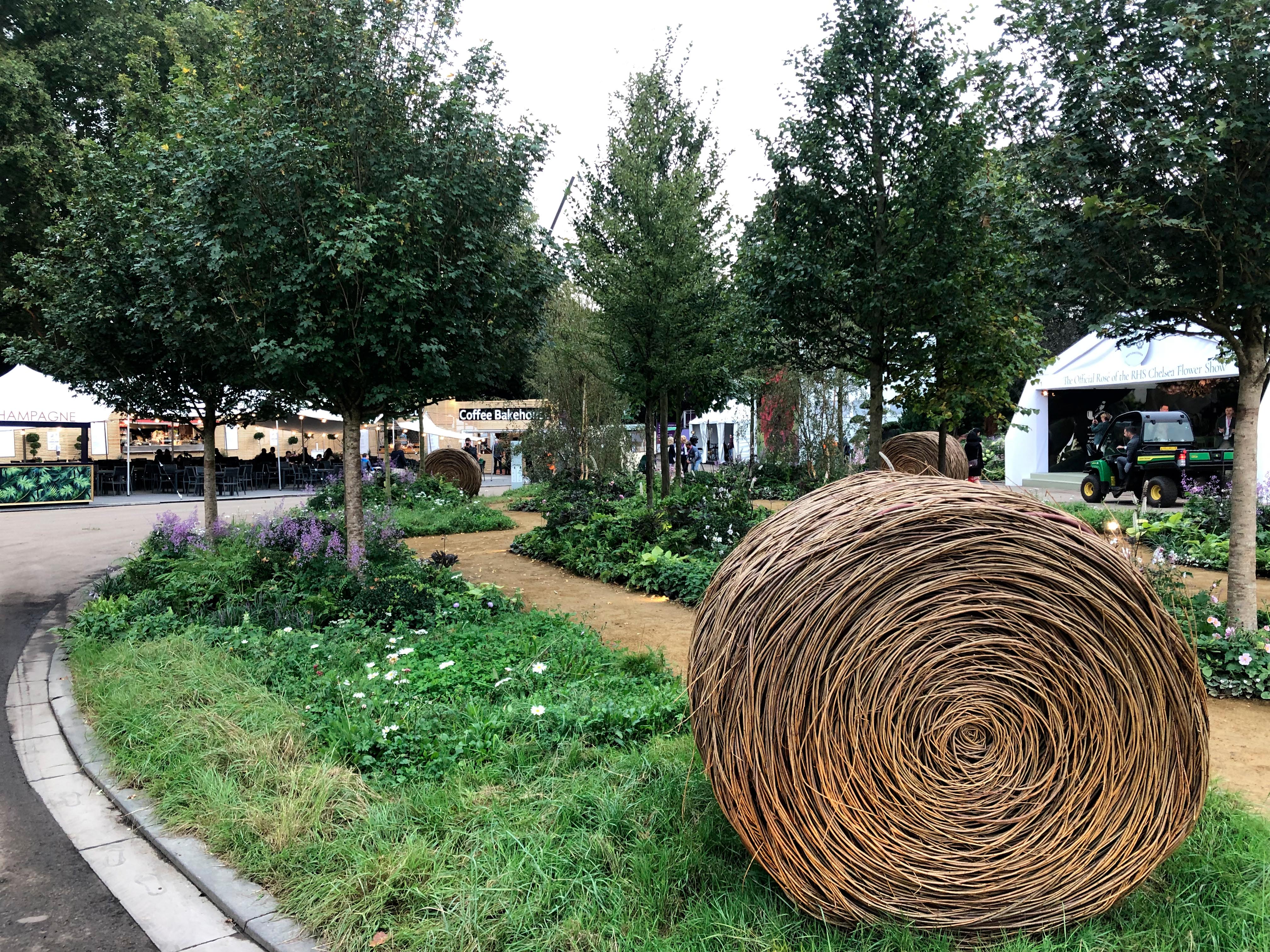 RHS Queen's Green Canopy at Chelsea 2021.
