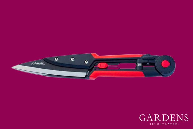 Darlac Expert Topiary Shears on a pink background