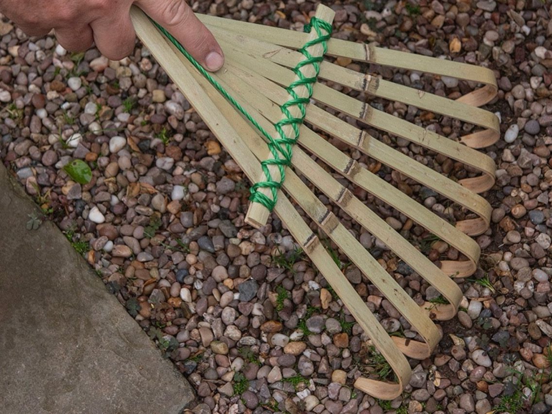 Hand rake