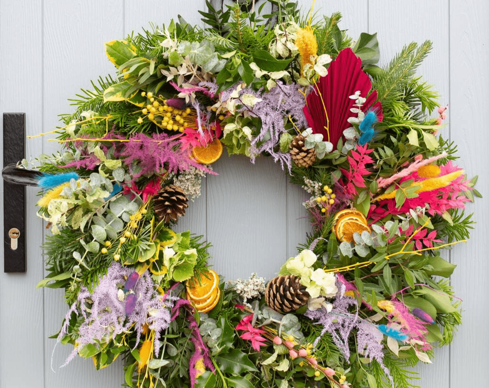 Bright Christmas wreath kit to make