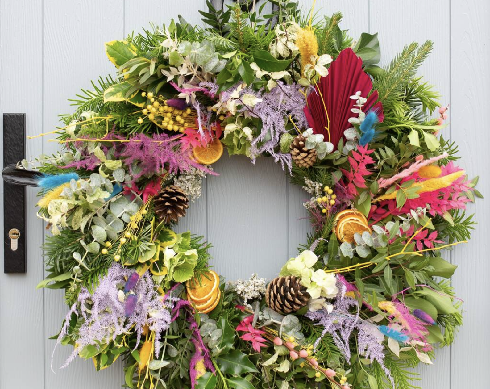 Bright Christmas wreath kit to make