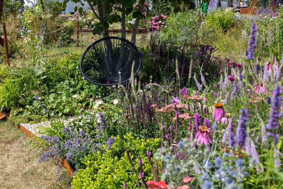 Dorothy House: Shared Breath. Designed by Charlotte Sanderson.